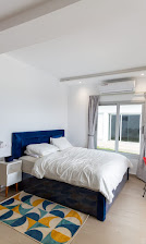 Suite de luxe avec vue panoramique sur la mer