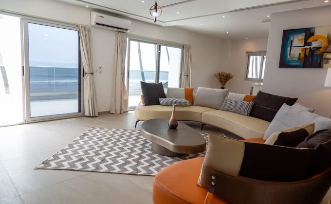 Suite de luxe avec vue panoramique sur la mer